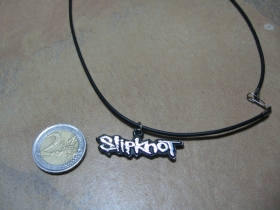 Slipknot - kovový chrómovaný prívesok na plastikovej šnúrke s kovovým zapínaním